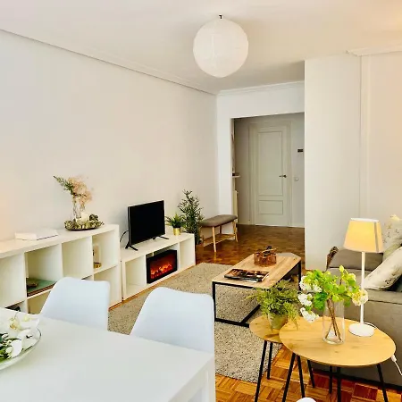 דירה Historico Wifi & Parking Gratuito *